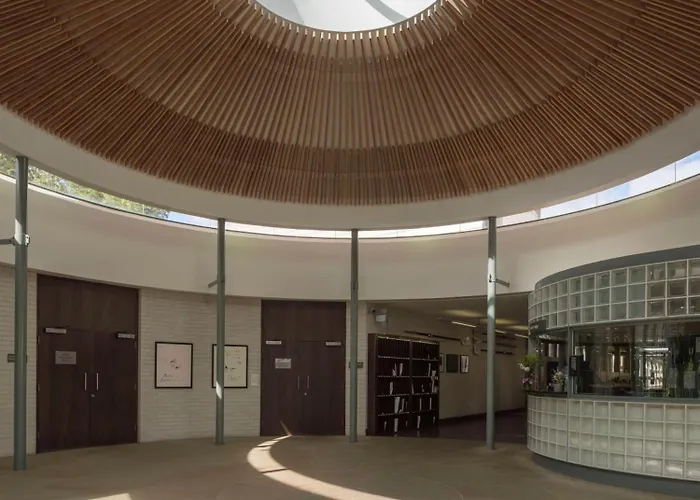 Murray Edwards College, Cambridge