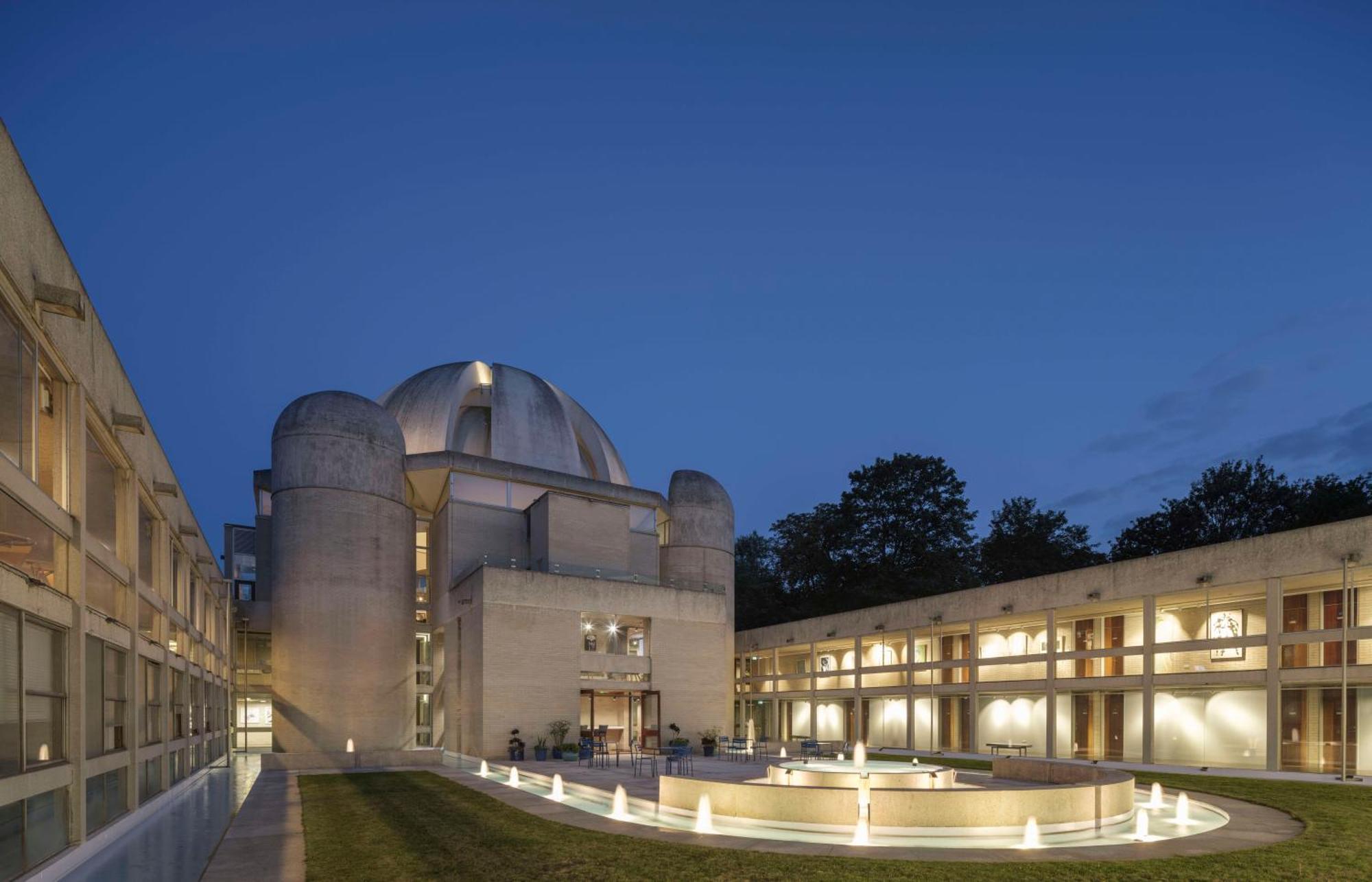 Murray Edwards College, Cambridge (Cambridgeshire)